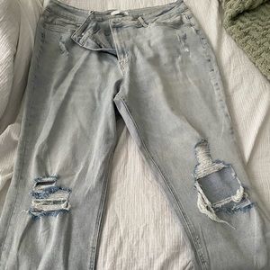 Light wash Vervet distressed jeans